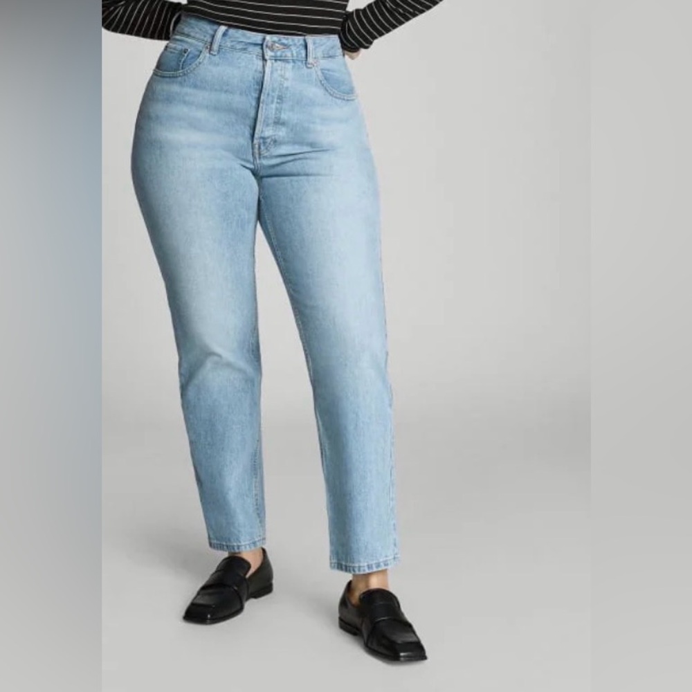 NWT- Everlane- Women’s Cheeky 90’s Curvy Straight Jeans. Size 30